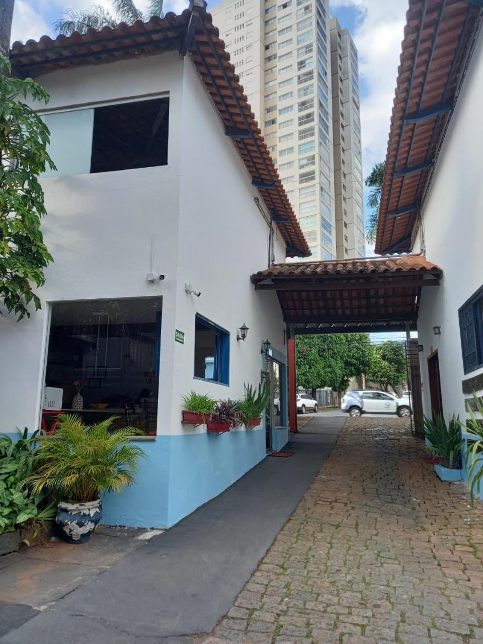 Cr Hotel Bueno - Antigo Hotel Serras De Goyaz Goiania Luaran gambar Entrance of the museum